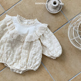 Lace Frill Bodysuit für Babys – Romantischer Baby-Body mit Spitzenrüschen