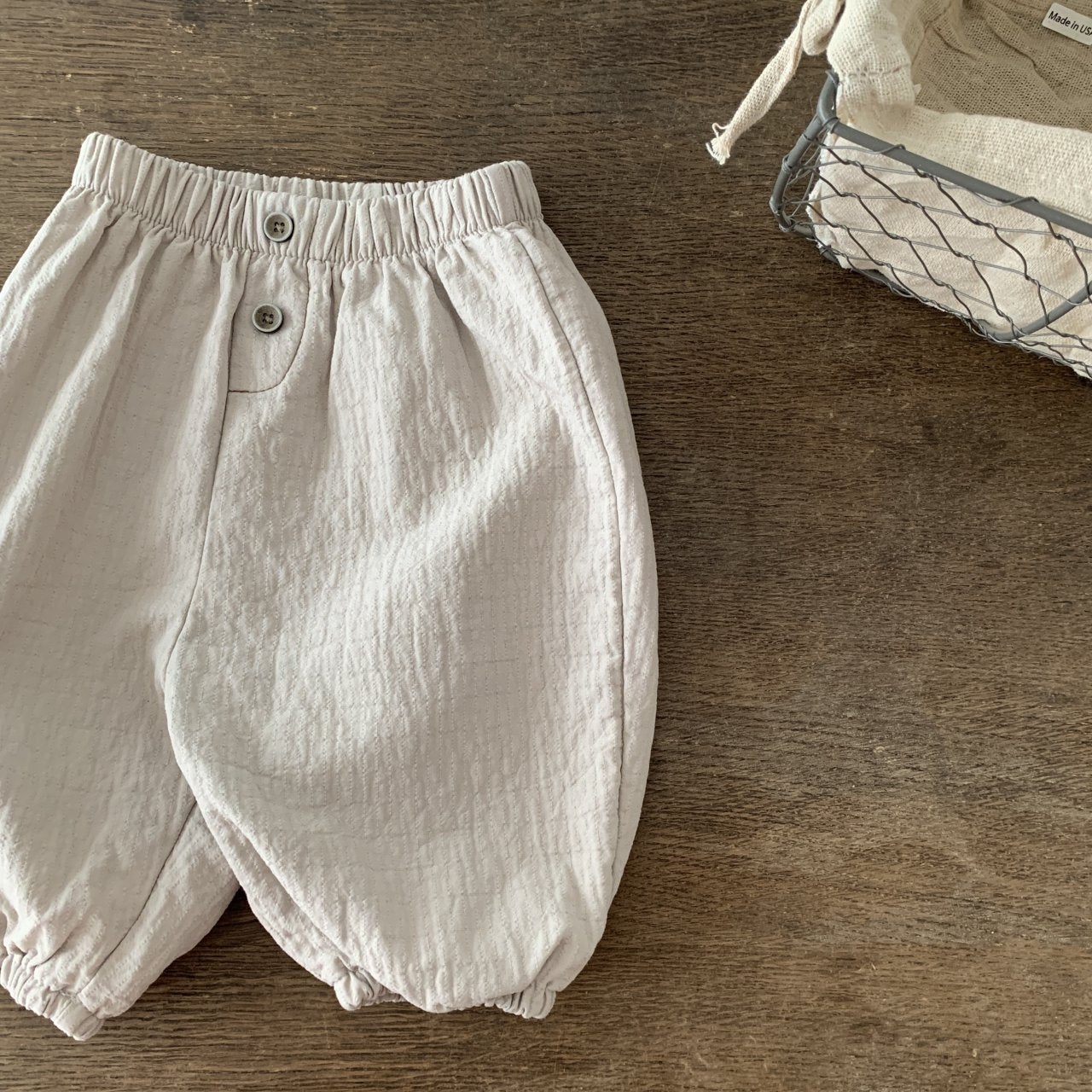 Square Cotton Pants für Babys – Weiche Baumwollhosen mit elastischem Bund