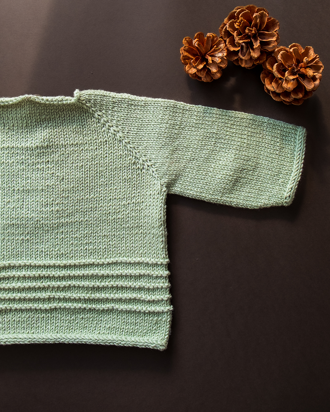 SnuggleDreams Baby Pullover – Handgestrickt aus Merino- und Alpakawolle, Weich & Atmungsaktiv