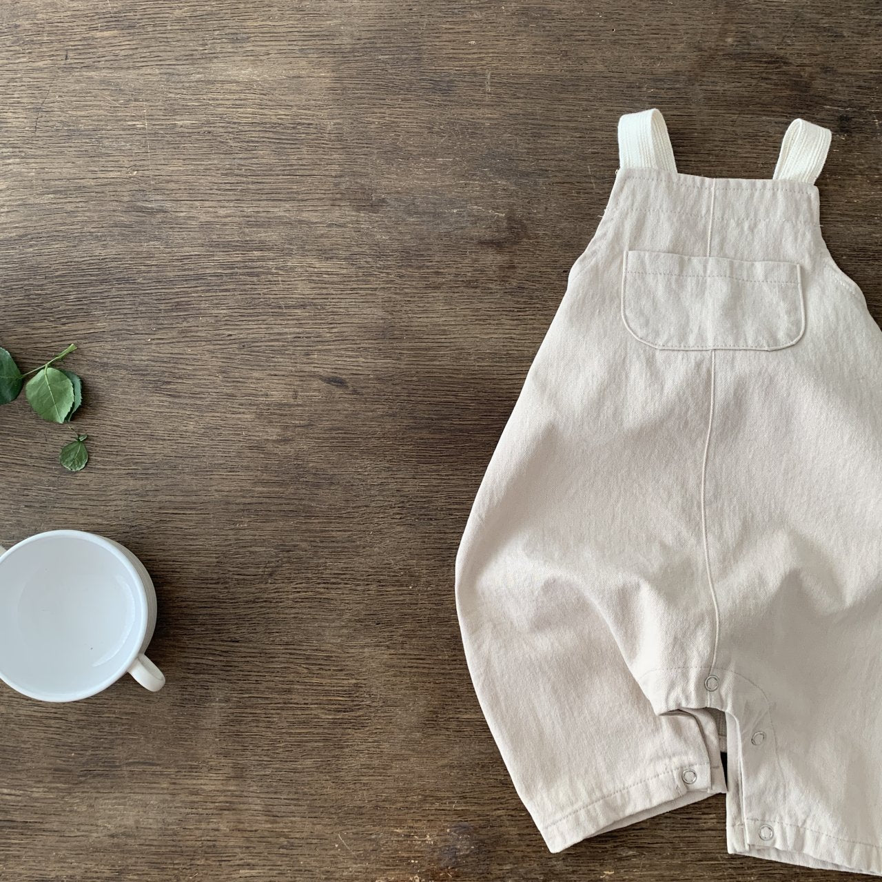 Tape Suspender Bodysuit für Babys – Weicher Baby-Einteiler mit Trägern