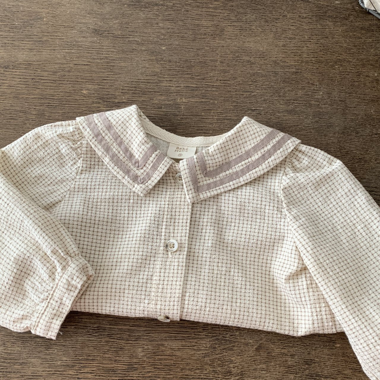 Tape Collar Blouse für Babys – Stilvolle Baby-Bluse mit Bandkragen und feinem Karomuster