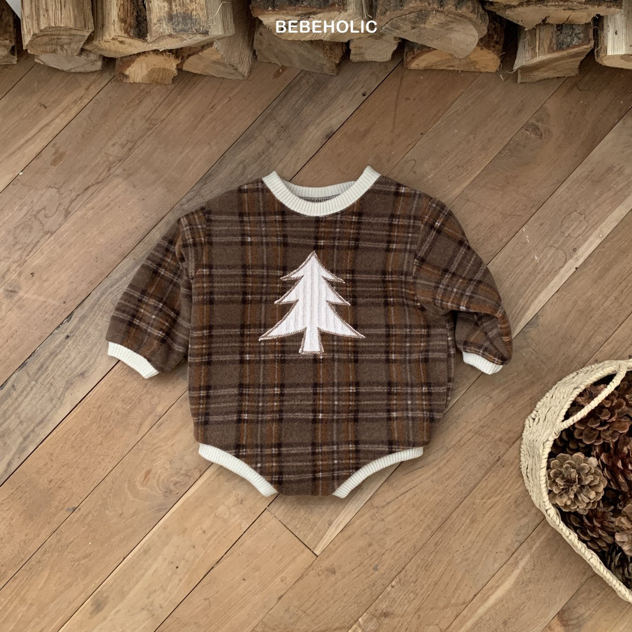 Weihnachtsoutfit für Babys – Tartan Tree Suit von Bebe Holic